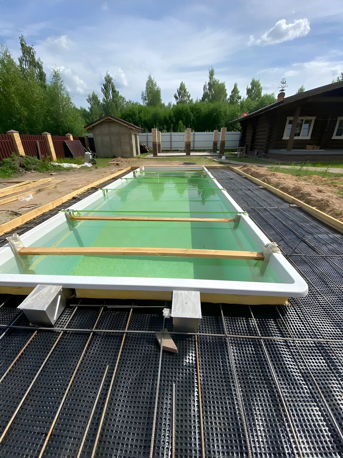 Laguna 9 — вечернее освещение в Сарове